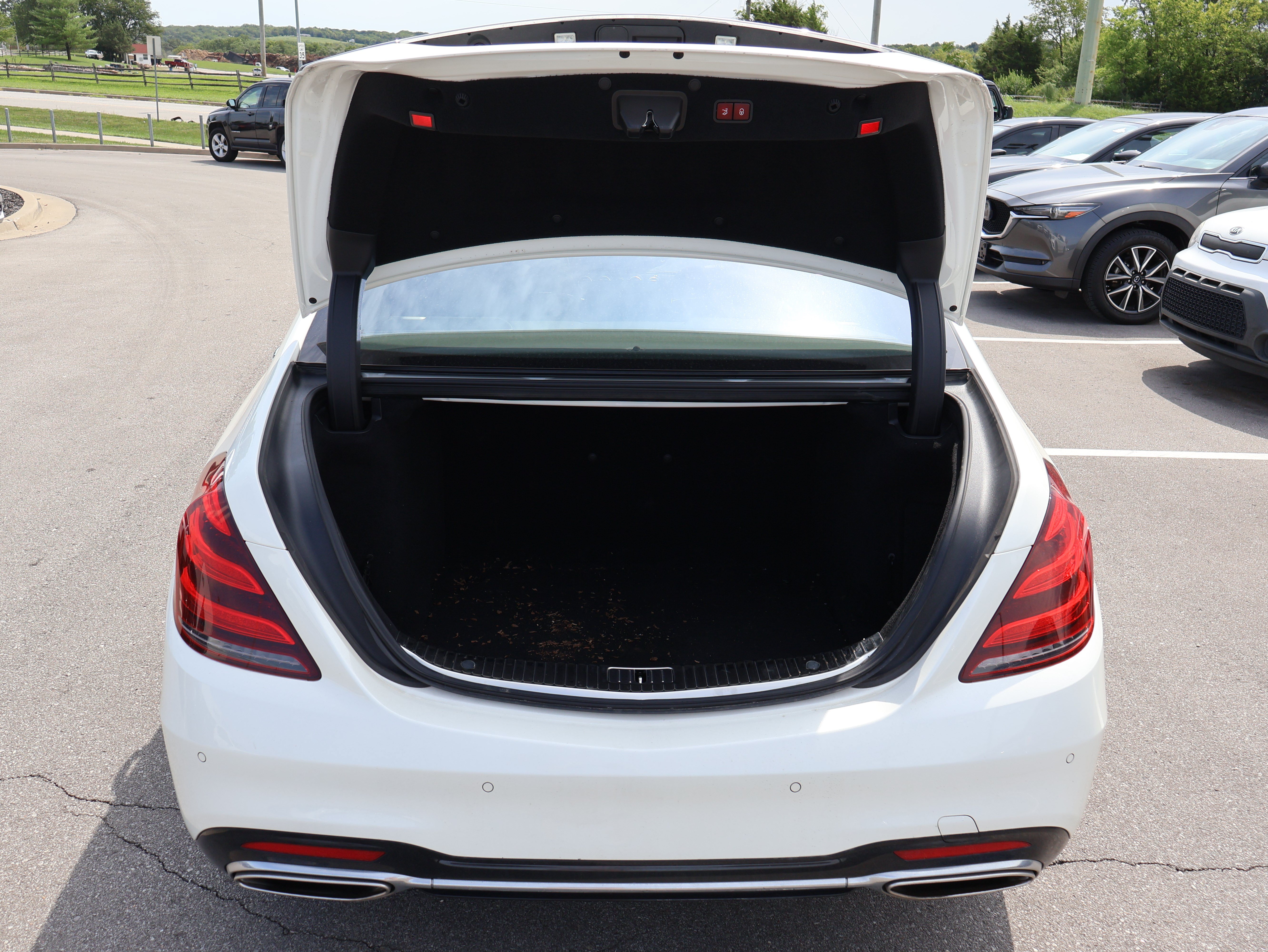 Used 2018 Mercedes-Benz S 560 Sedan w/ AMG Line Exterior image 5