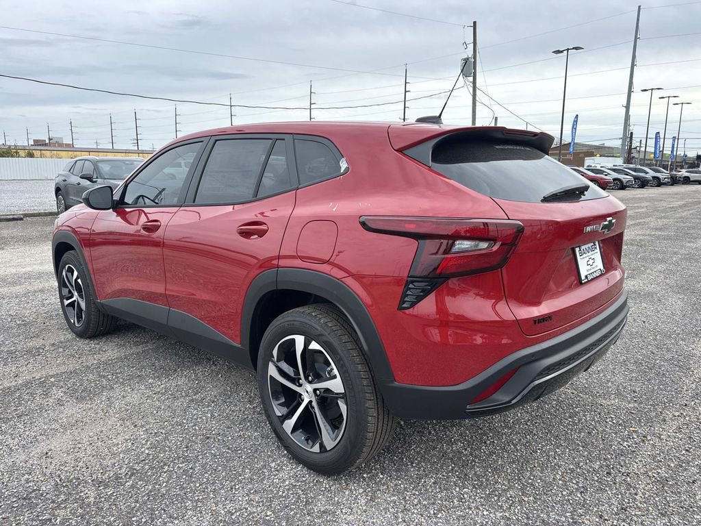 New 2026 Chevrolet Trax RS w/ Sunroof Package FWD image 5
