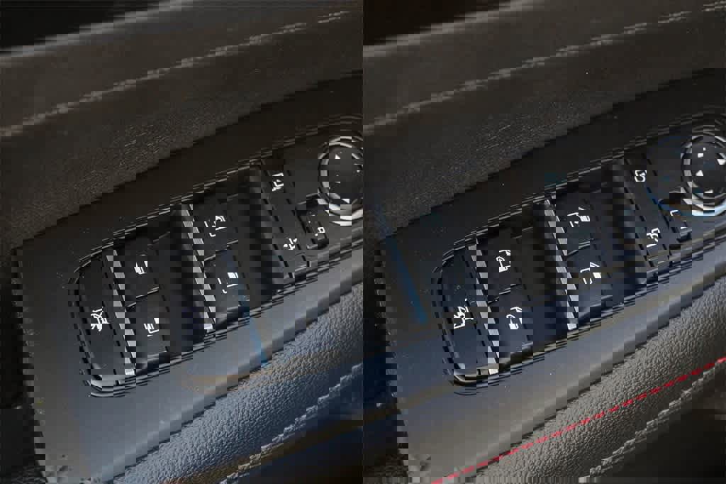 Used 2023 Kia Forte GT image 28