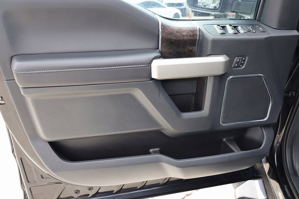 Used 2022 Ford F350 Lariat w/ Black Appearance Package AWD/4WD image 10