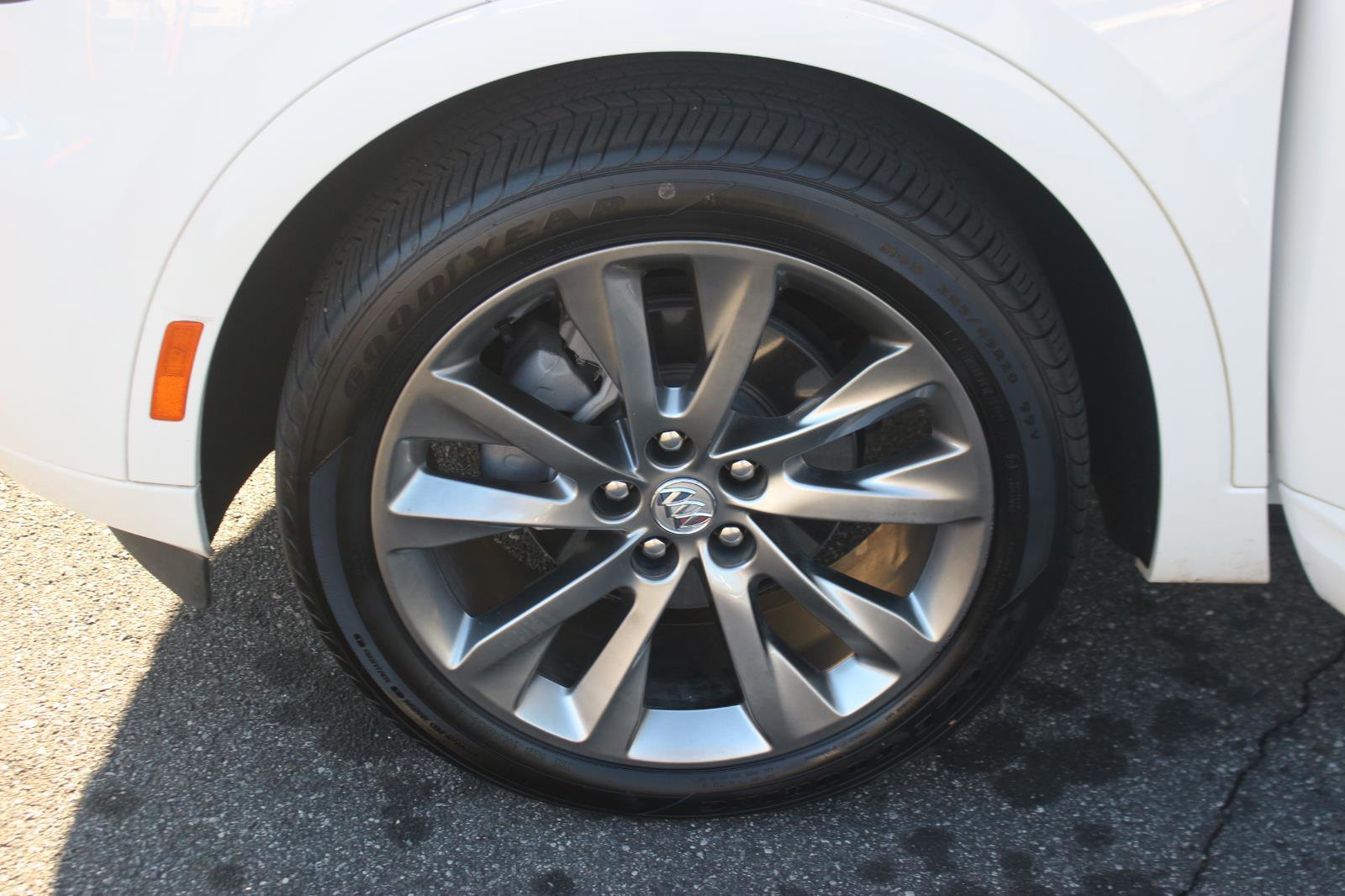 Used 2022 Buick Envision Avenir w/ Safety Package image 40