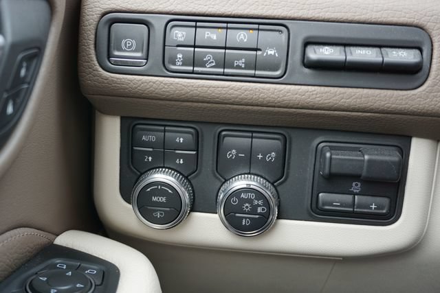 Certified 2023 GMC Yukon Denali w/ Advanced Technology Package AWD/4WD image 14