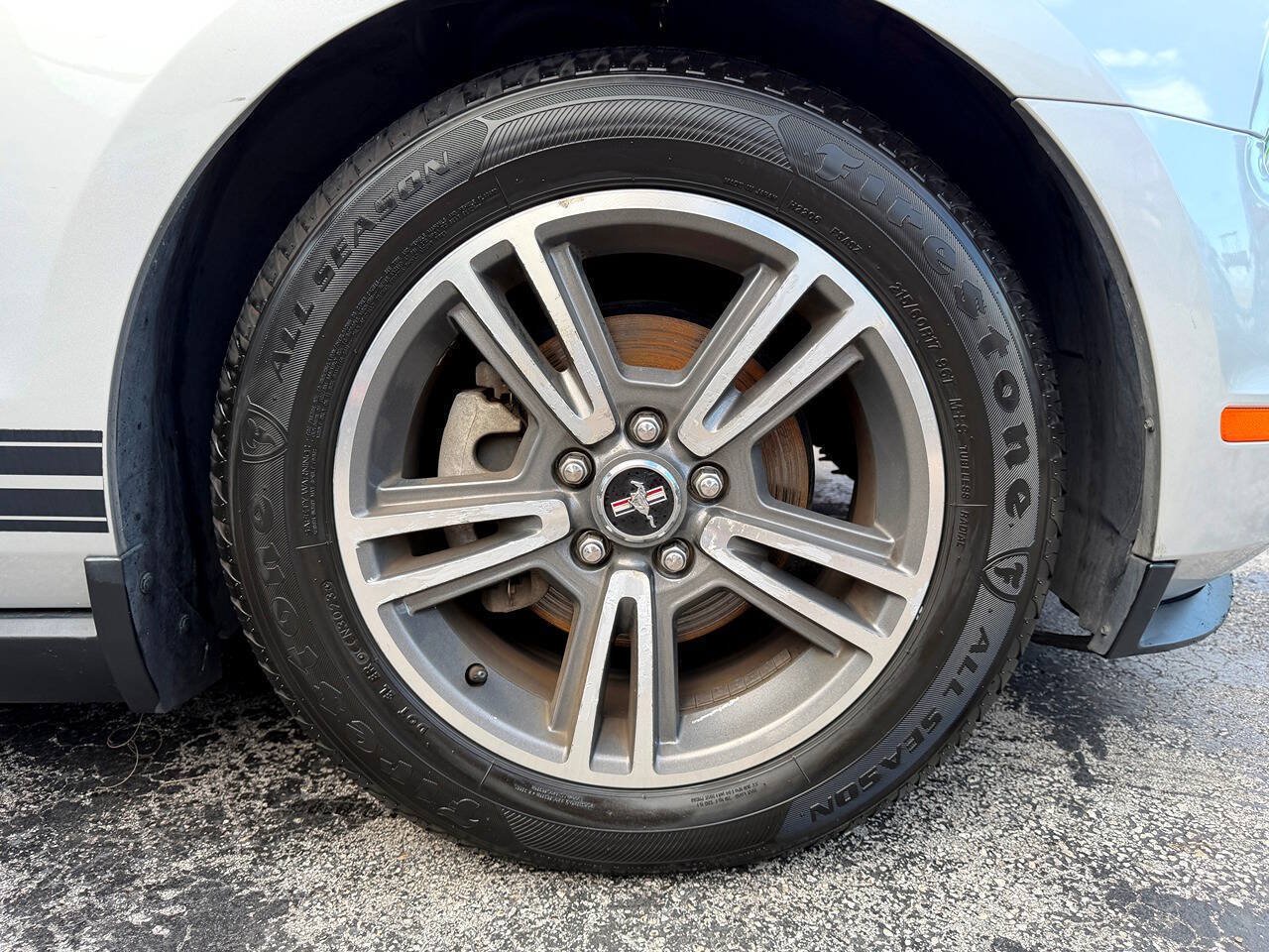 Used 2010 Ford Mustang Convertible RWD image 38