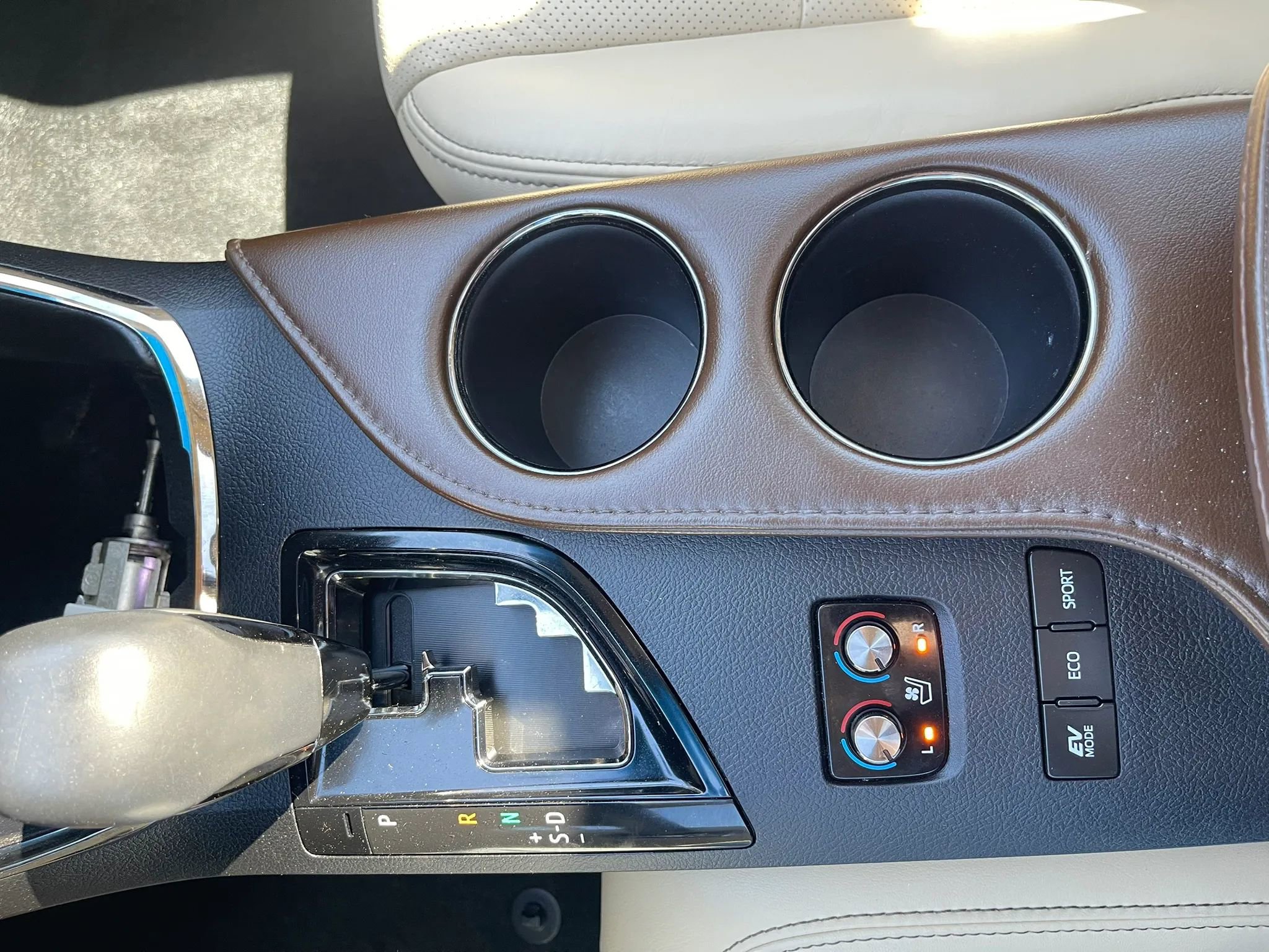 Used 2017 Toyota Avalon XLE Premium FWD image 19