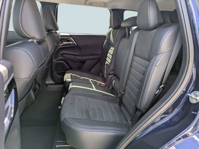 Used 2024 Mitsubishi Outlander SE FWD image 15