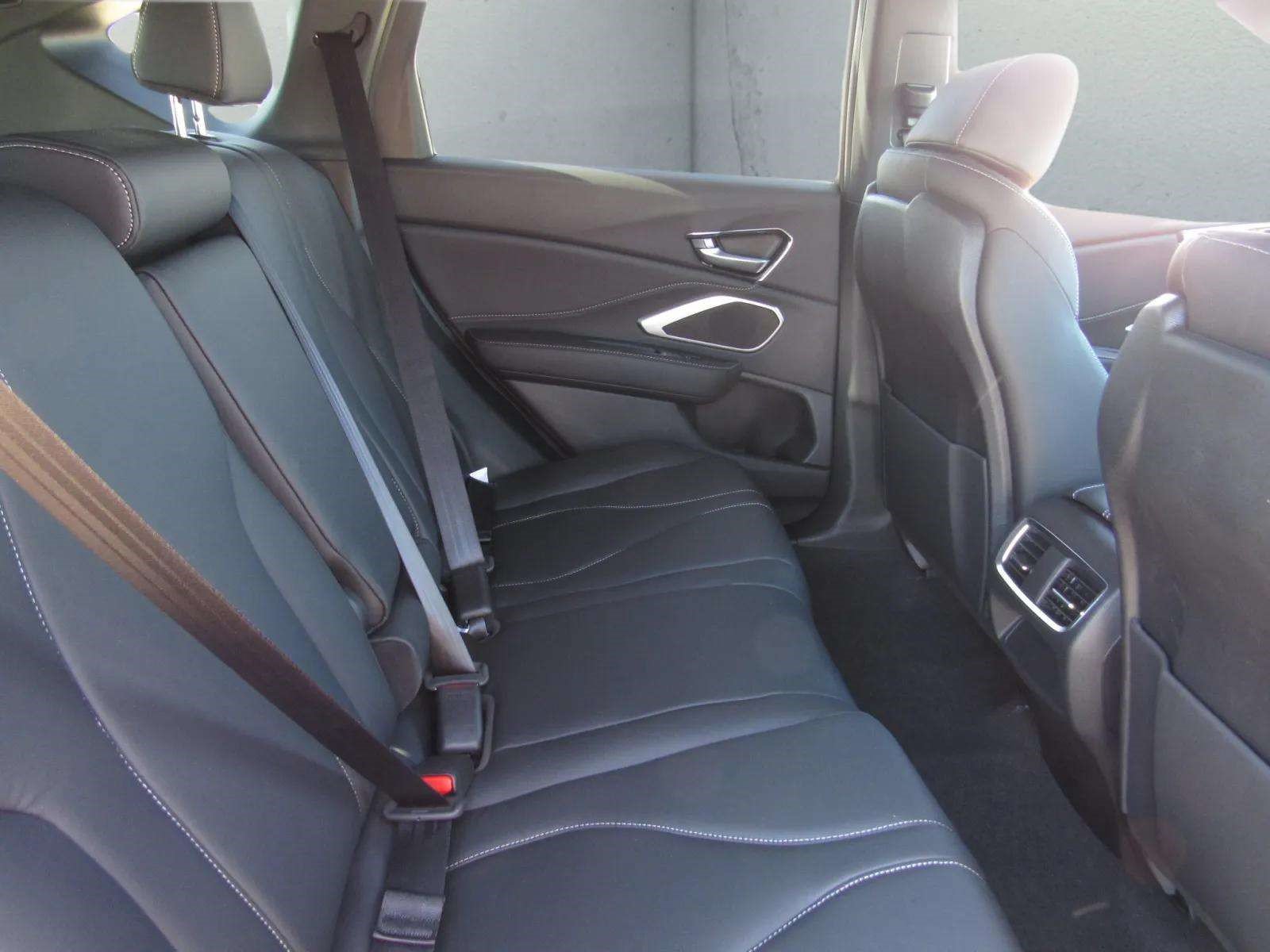 Used 2025 Acura RDX SH-AWD image 12