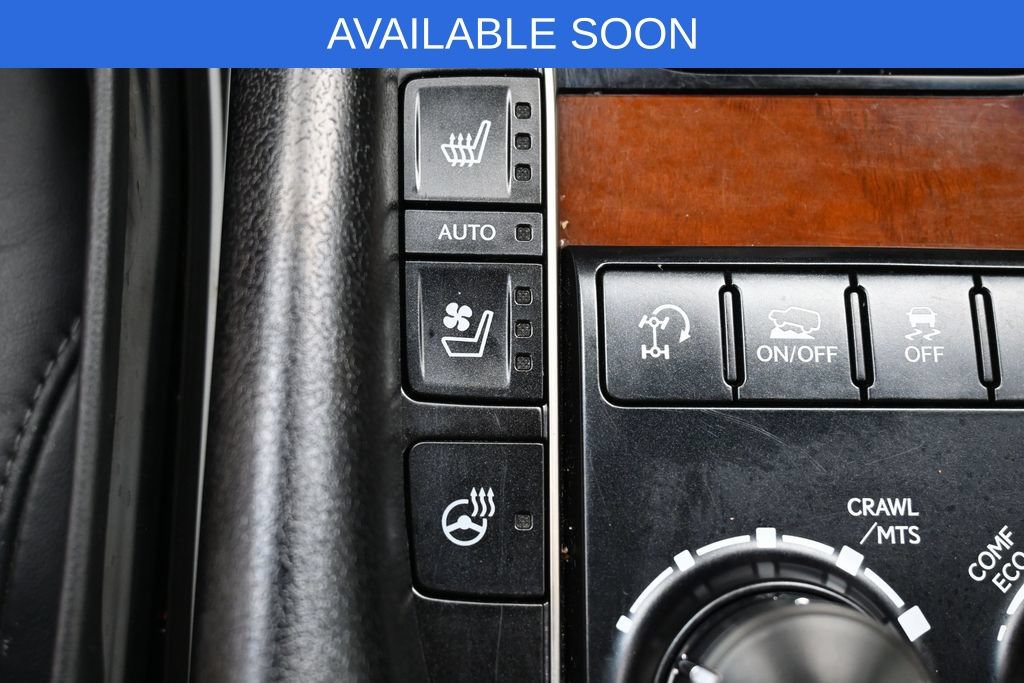 Used 2016 Lexus LX 570 4WD w/ Luxury Package image 28