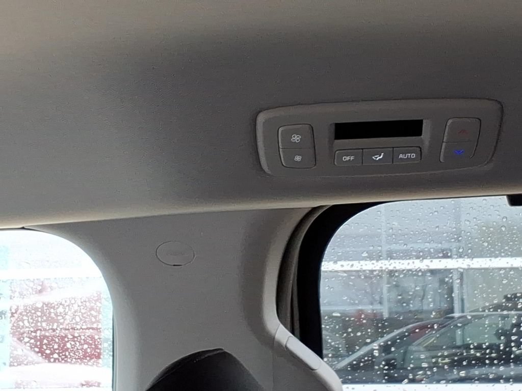 New 2026 Kia Carnival EX FWD image 11