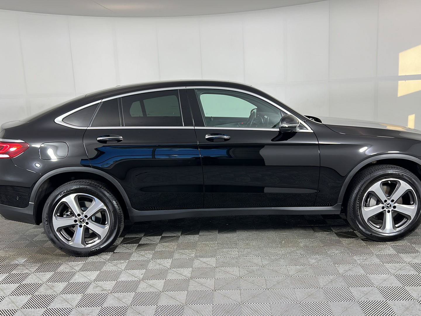 Used 2023 Mercedes-Benz GLC 300 4MATIC Coupe image 20