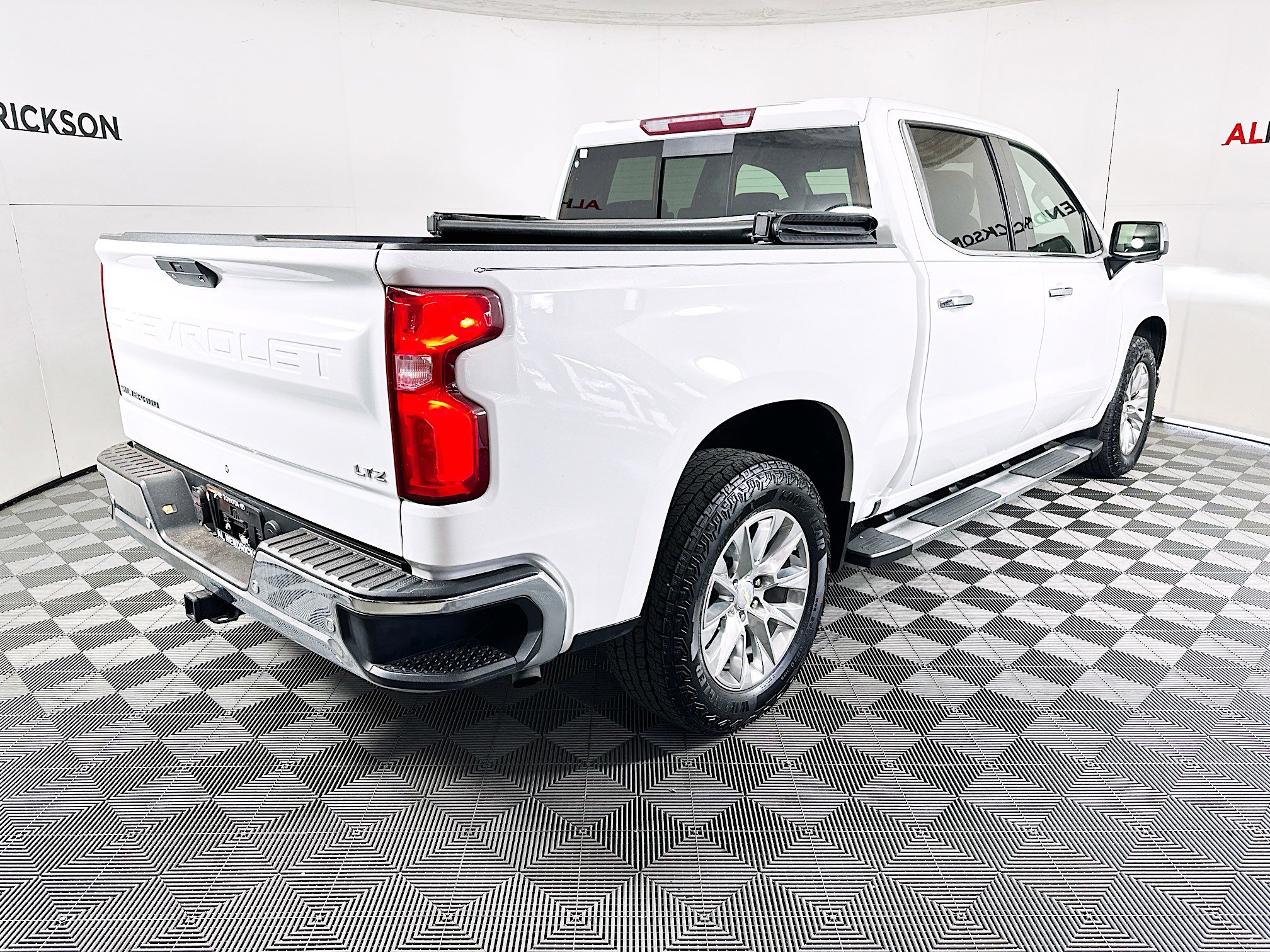 Used 2022 Chevrolet Silverado 1500 LTZ image 3