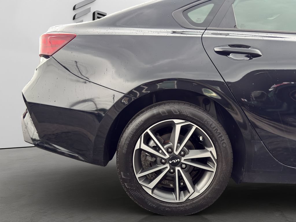 Used 2022 Kia Forte LXS FWD image 29