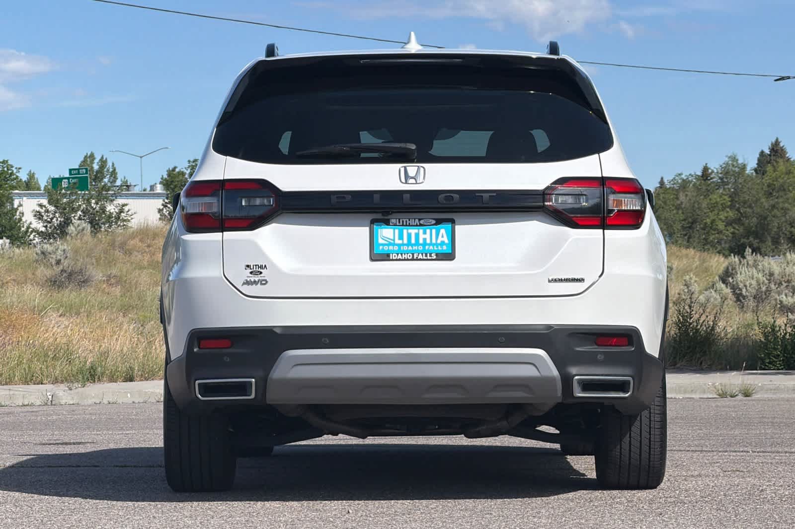 Used 2025 Honda Pilot Touring image 7