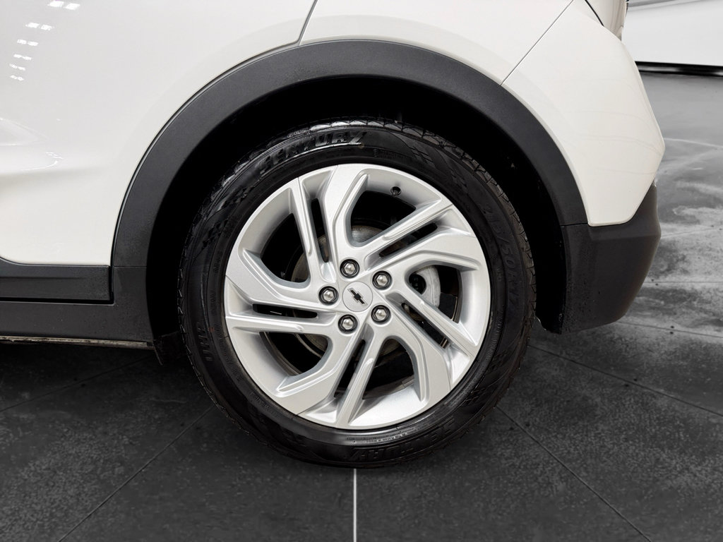 Used 2022 Chevrolet Bolt LT FWD image 30