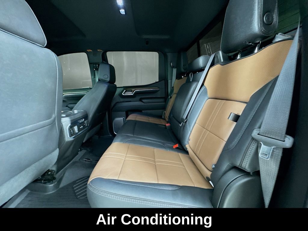 Used 2024 Chevrolet Silverado 1500 High Country w/ Technology Package AWD/4WD image 31