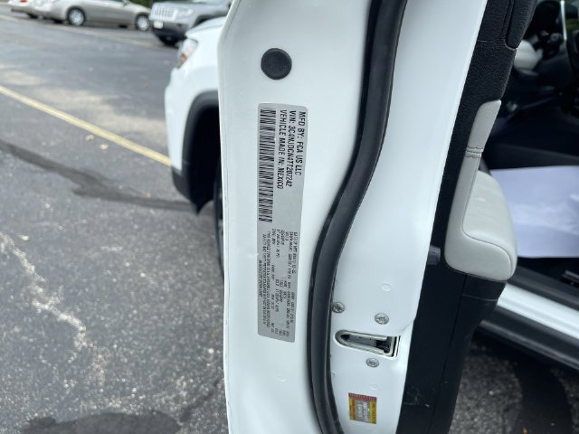 Used 2026 Jeep Compass Limited AWD/4WD image 32