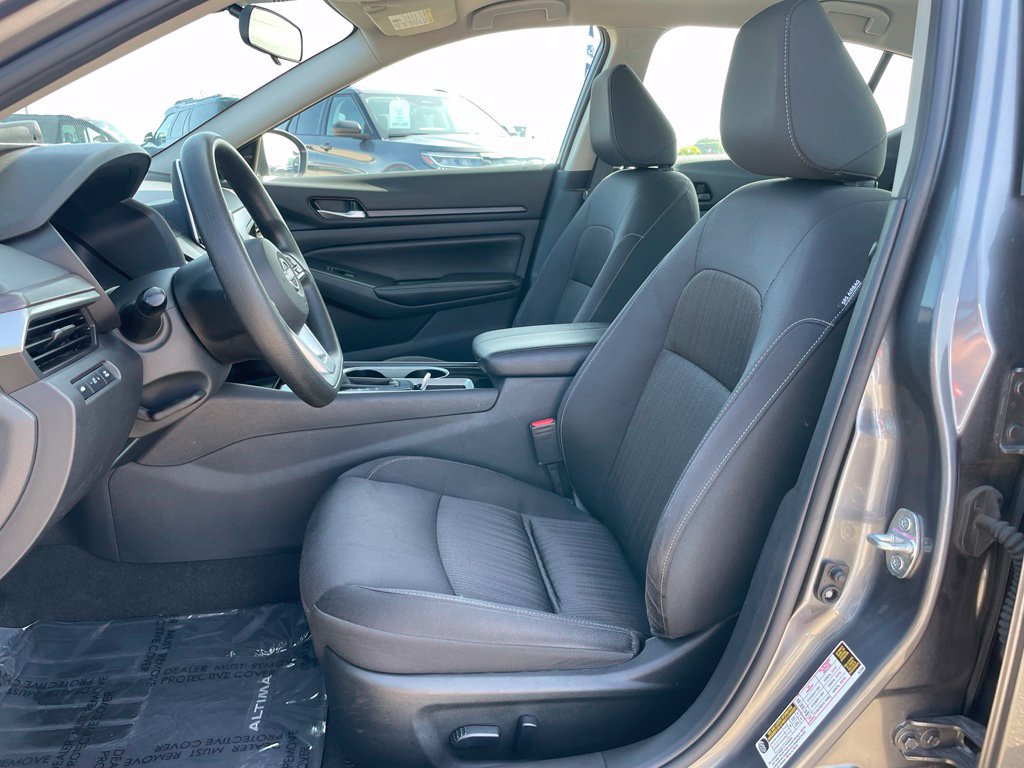 Used 2024 Nissan Altima 2.5 SV FWD image 7