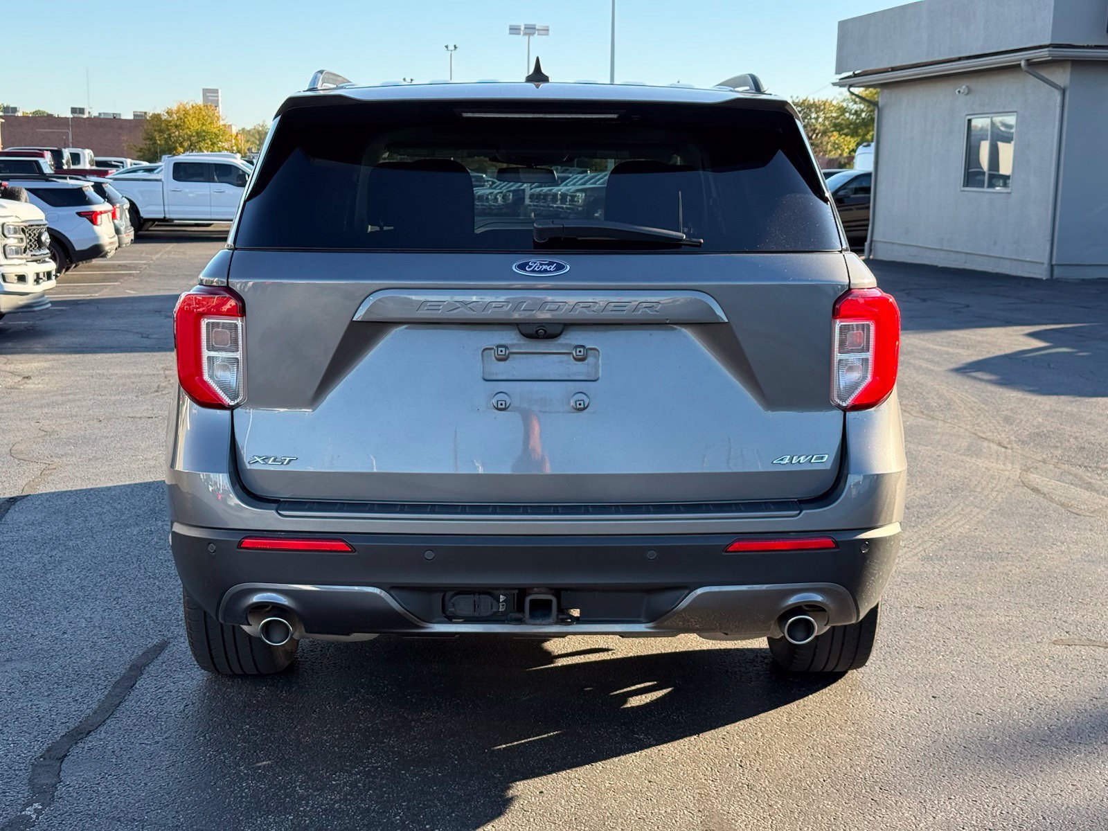 Used 2021 Ford Explorer XLT w/ Equipment Group 202A AWD/4WD image 5
