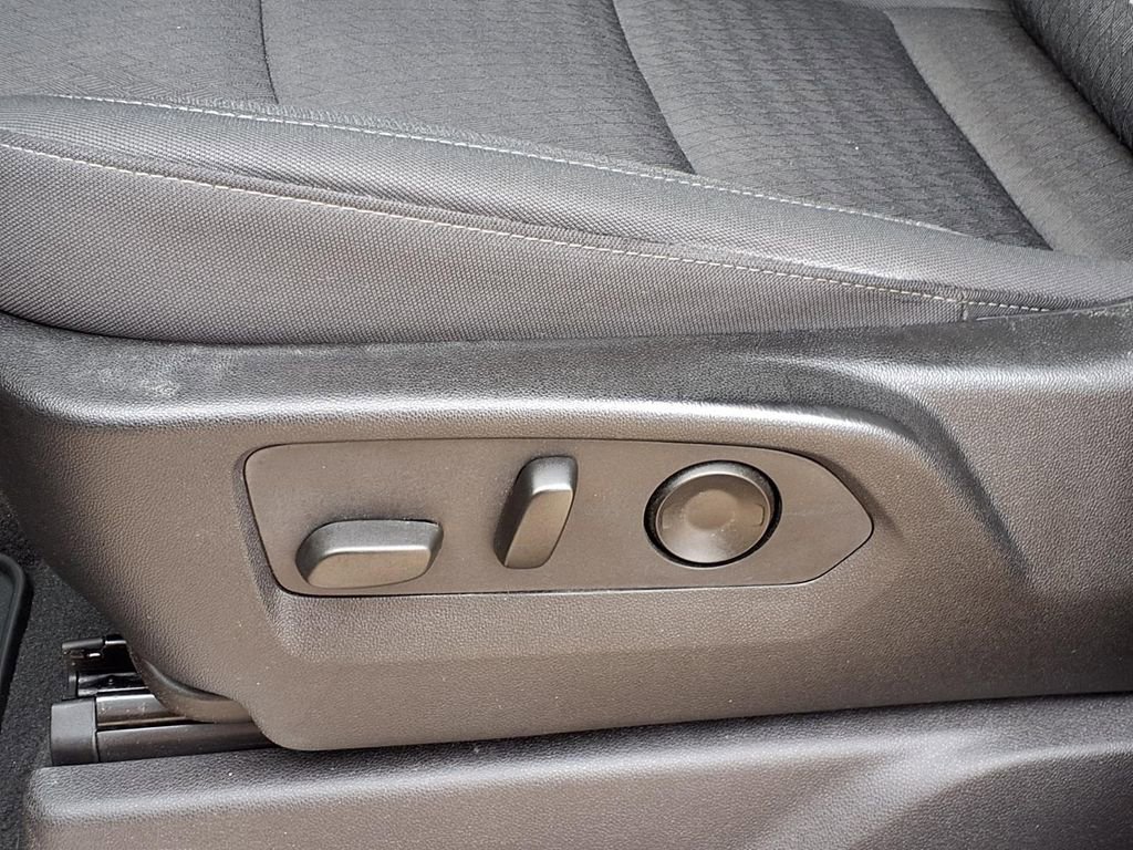 Used 2024 Chevrolet Silverado 1500 LT AWD/4WD image 18