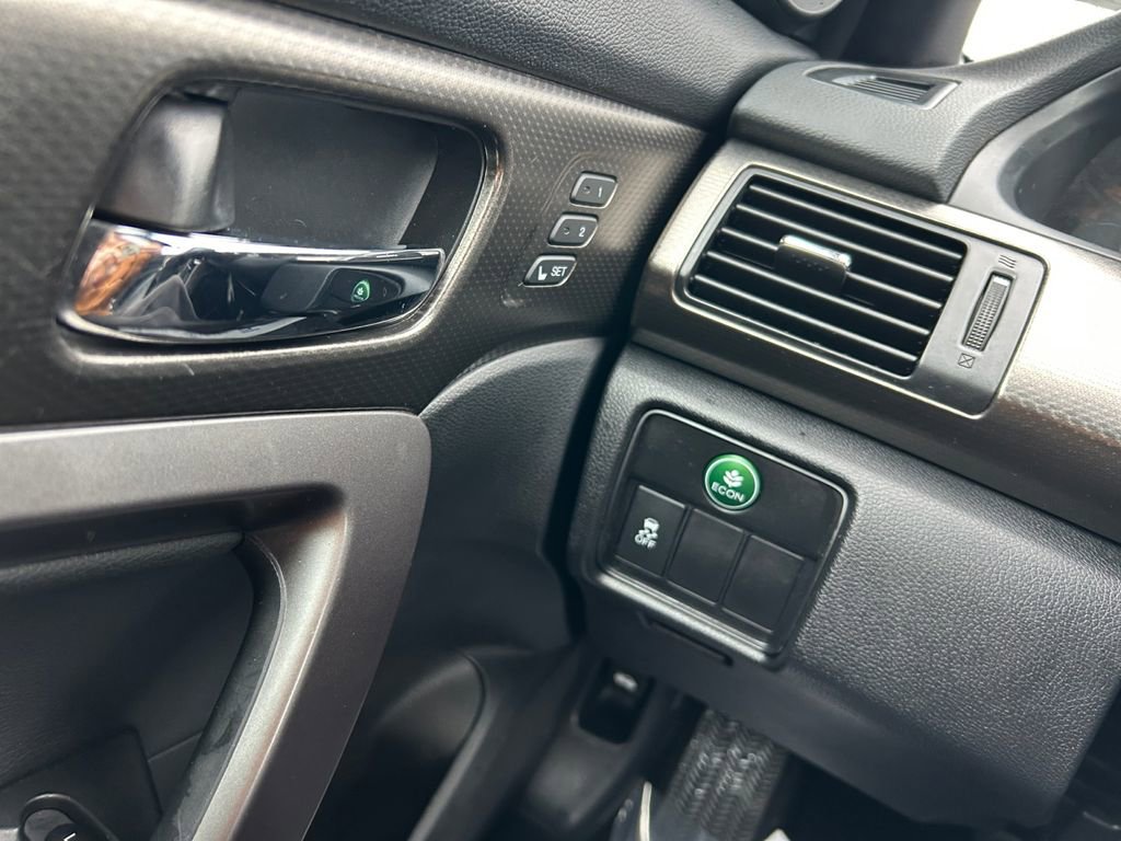 Used 2017 Honda Accord EX-L image 24