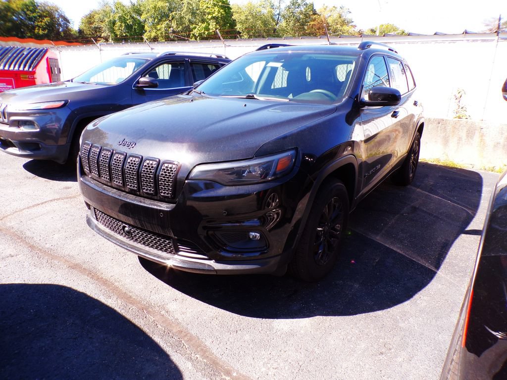 Certified 2023 Jeep Cherokee Altitude Lux AWD/4WD image 1