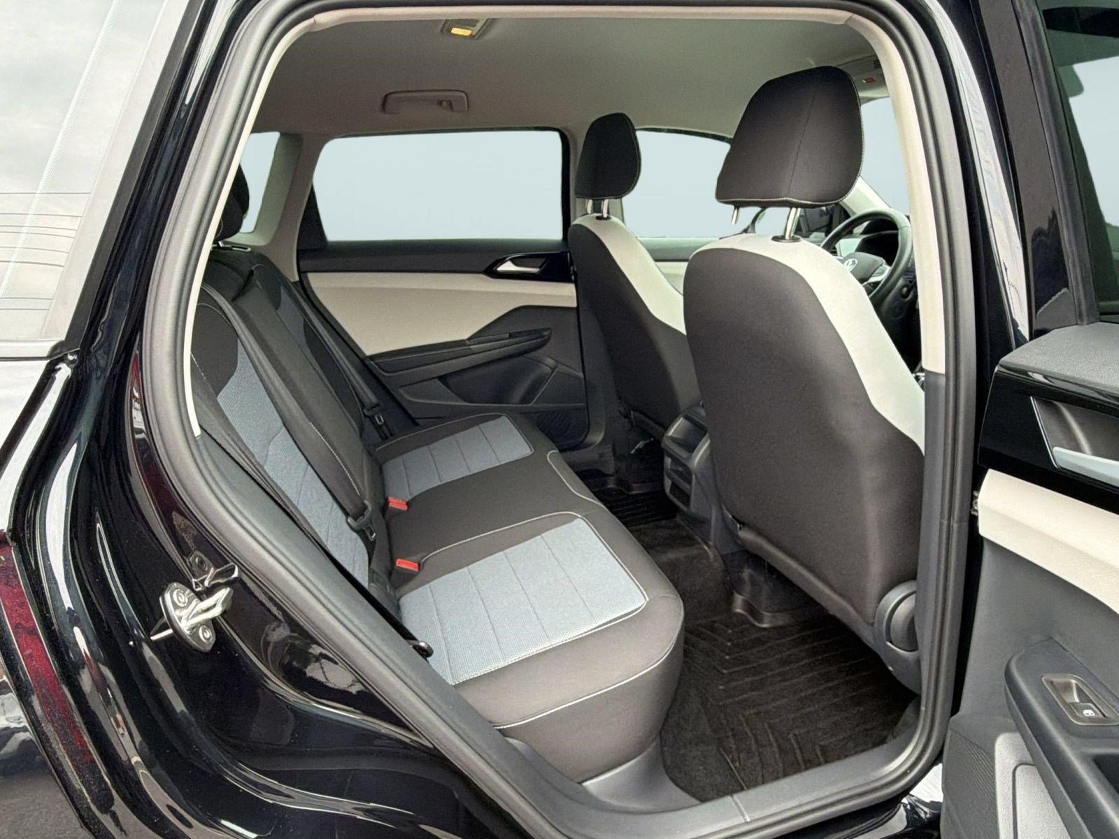 Certified 2026 Volkswagen Taos S FWD image 27