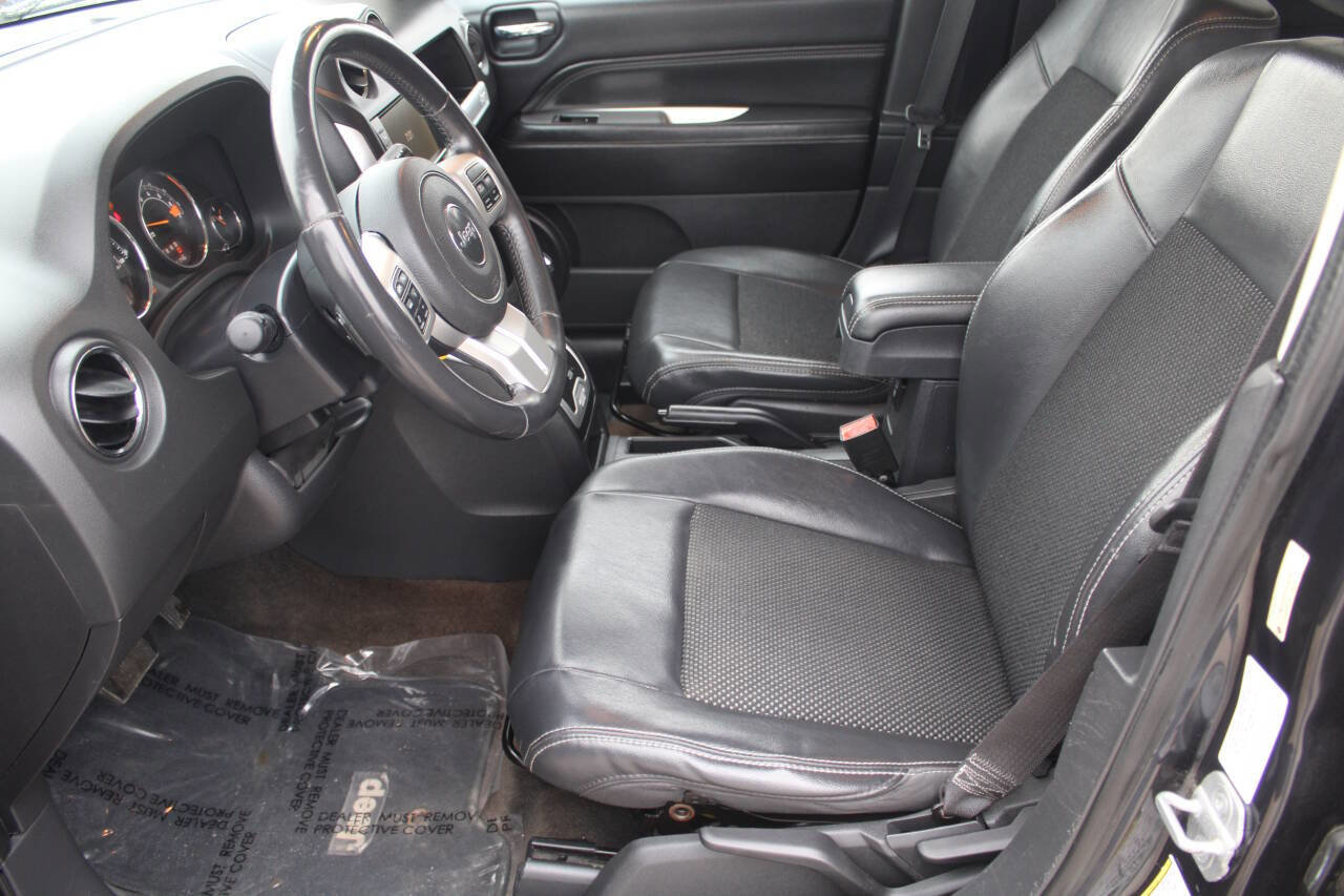 Used 2014 Jeep Compass Latitude AWD/4WD image 11