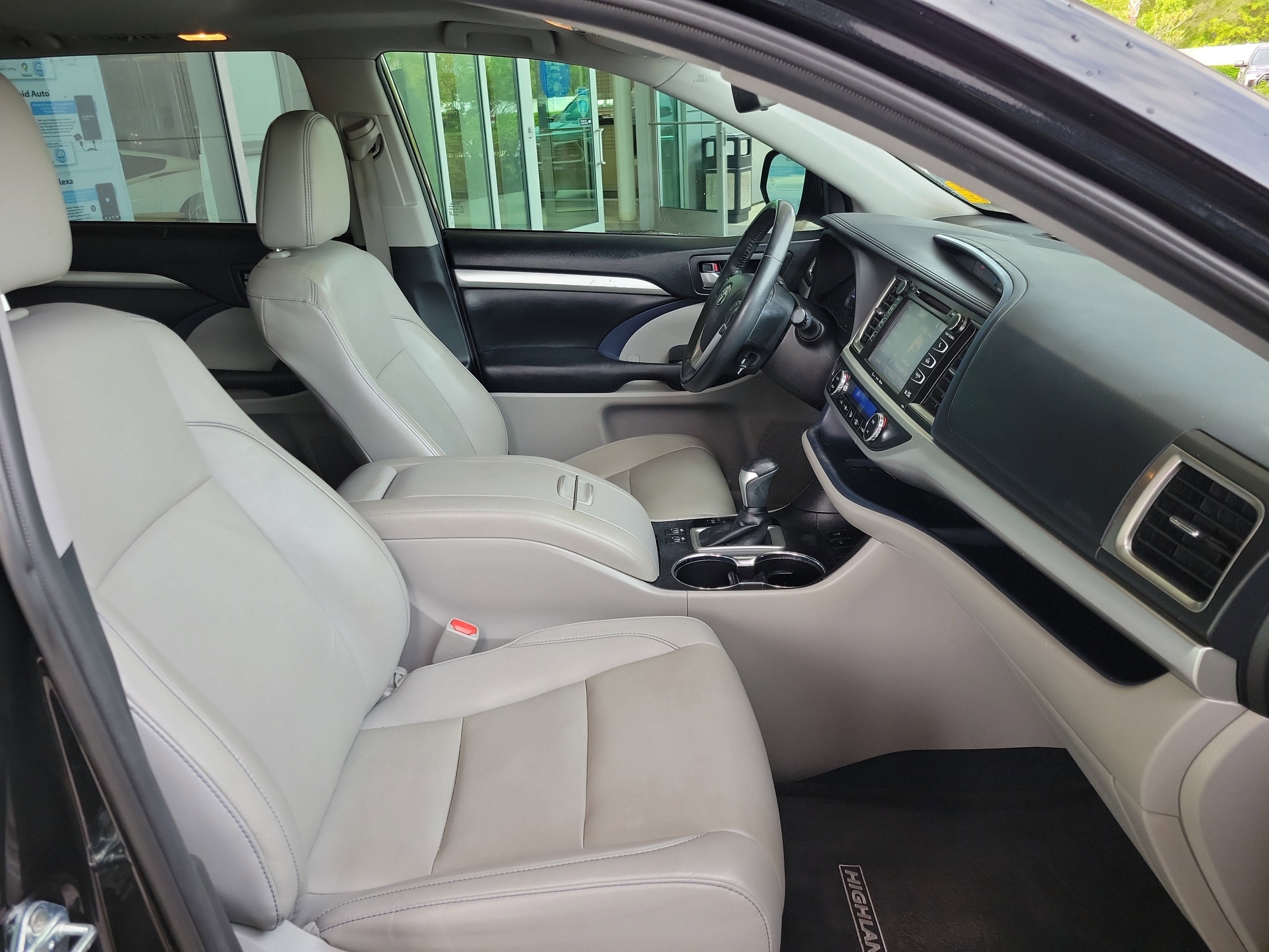 Used 2019 Toyota Highlander XLE image 33