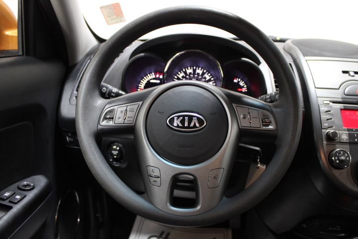 Used 2011 Kia Soul + w/ Audio Pkg image 25