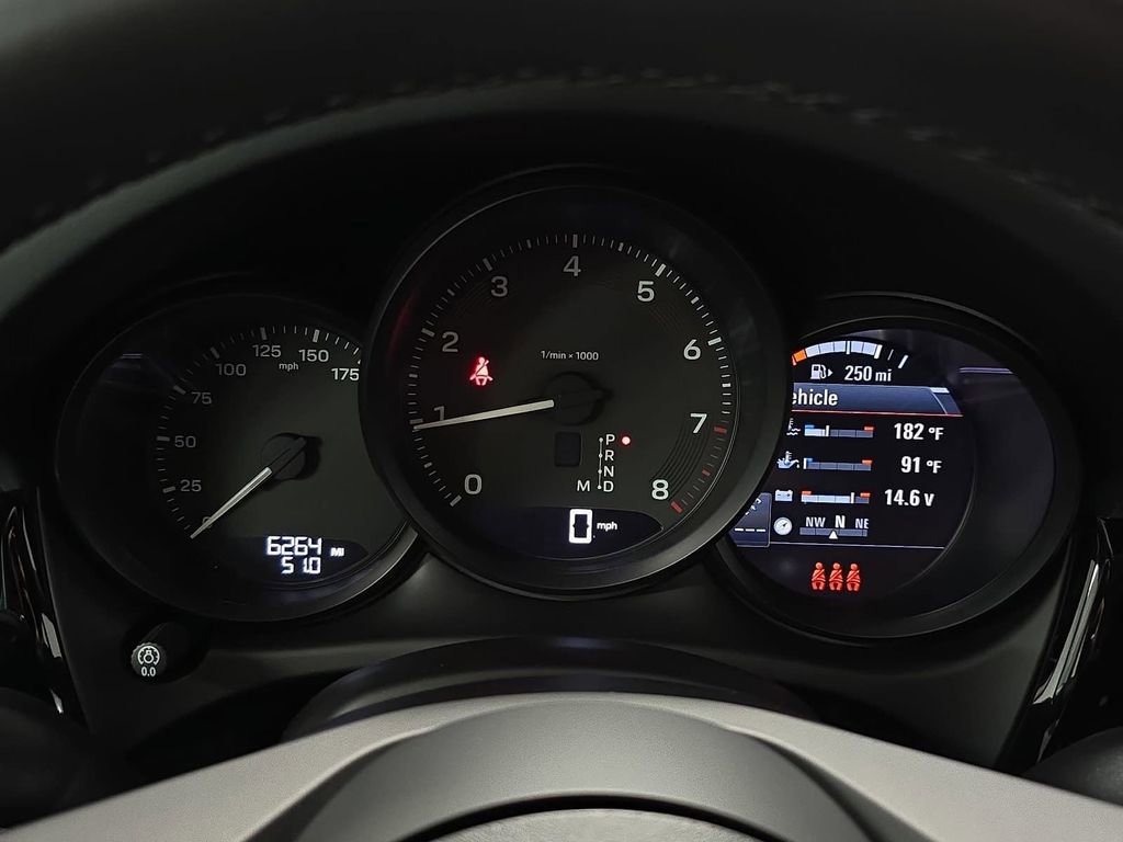 Used 2025 Porsche Macan AWD/4WD image 14