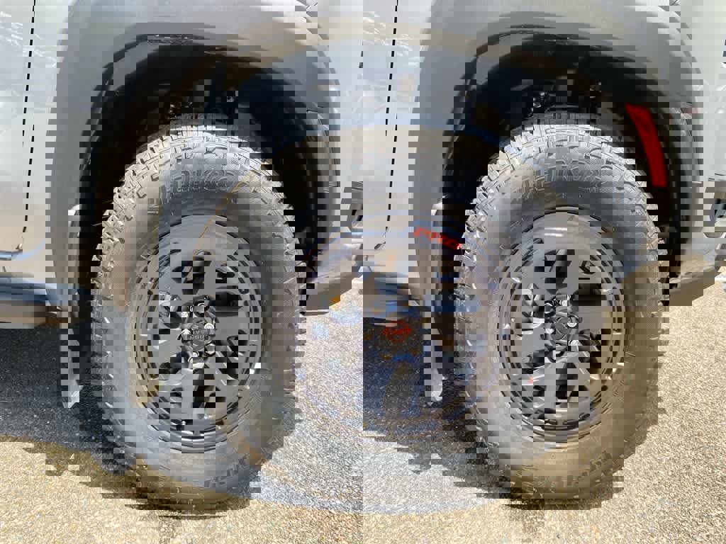 New 2025 Nissan Frontier PRO-4X image 26