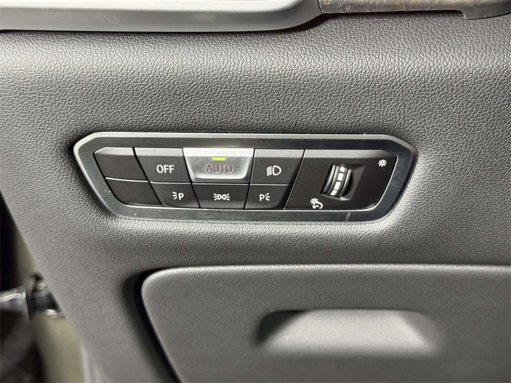 Used 2022 BMW X5 xDrive40i w/ M Sport Package image 19