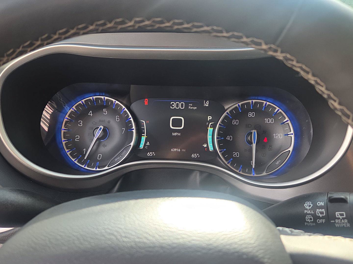 Used 2023 Chrysler Pacifica Touring-L FWD image 29