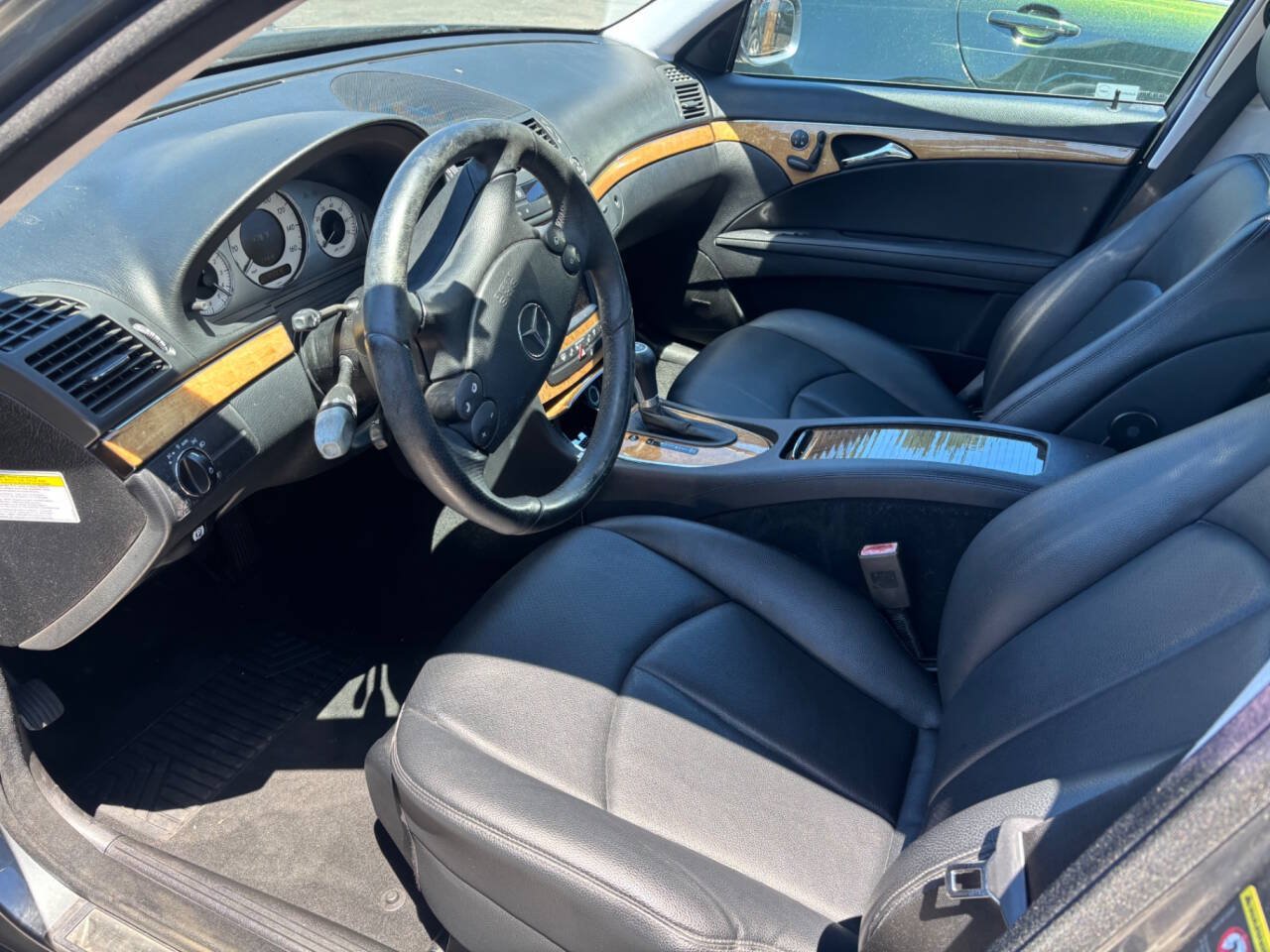 Used 2009 Mercedes-Benz E 350 Sedan image 7