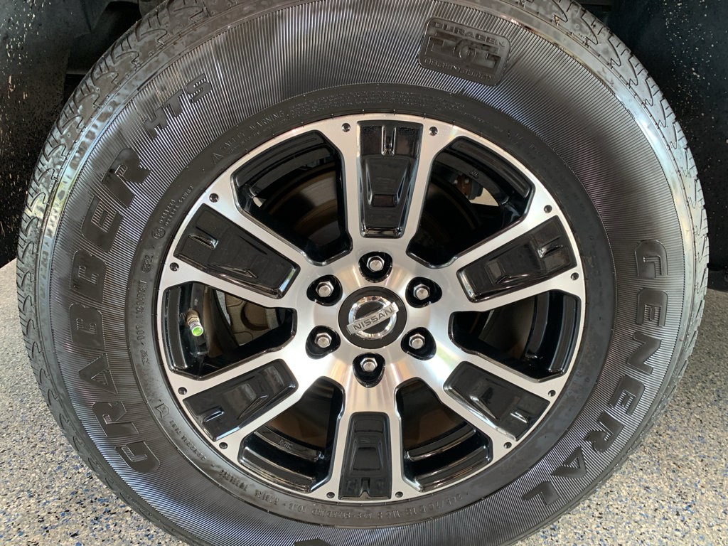Used 2022 Nissan Titan SV RWD image 31