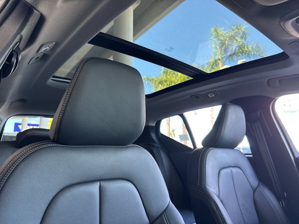 New 2026 Volvo XC40 B5 Ultra w/ Climate Package image 16