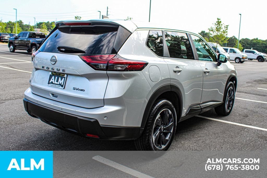 Used 2024 Nissan Rogue SV AWD/4WD image 5