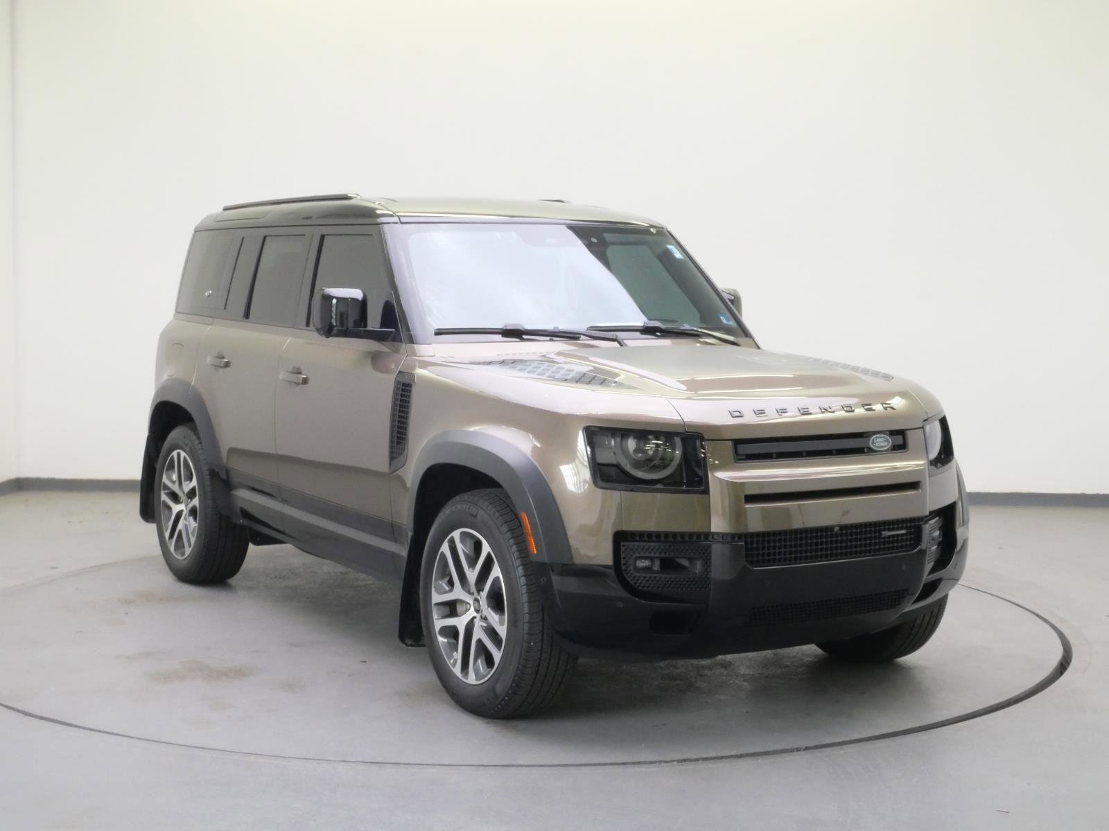 Used 2022 Land Rover Defender 110 X-Dynamic HSE AWD/4WD image 4