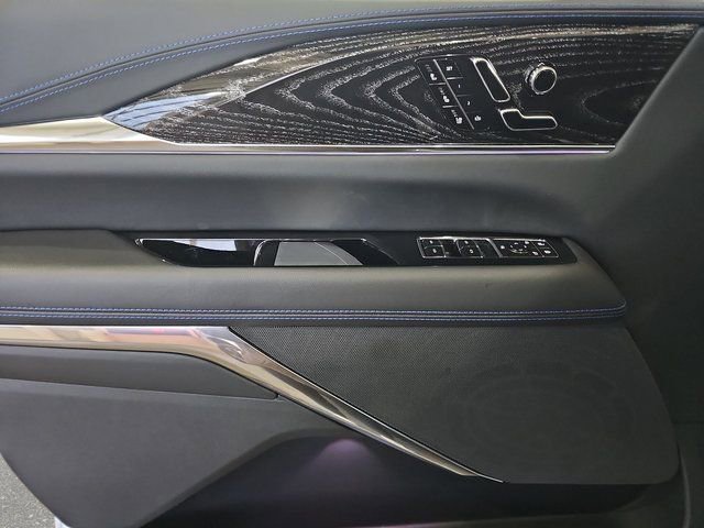 New 2026 Cadillac Escalade IQL Sport 1 w/ LPO, Floor Liner Package AWD/4WD image 28