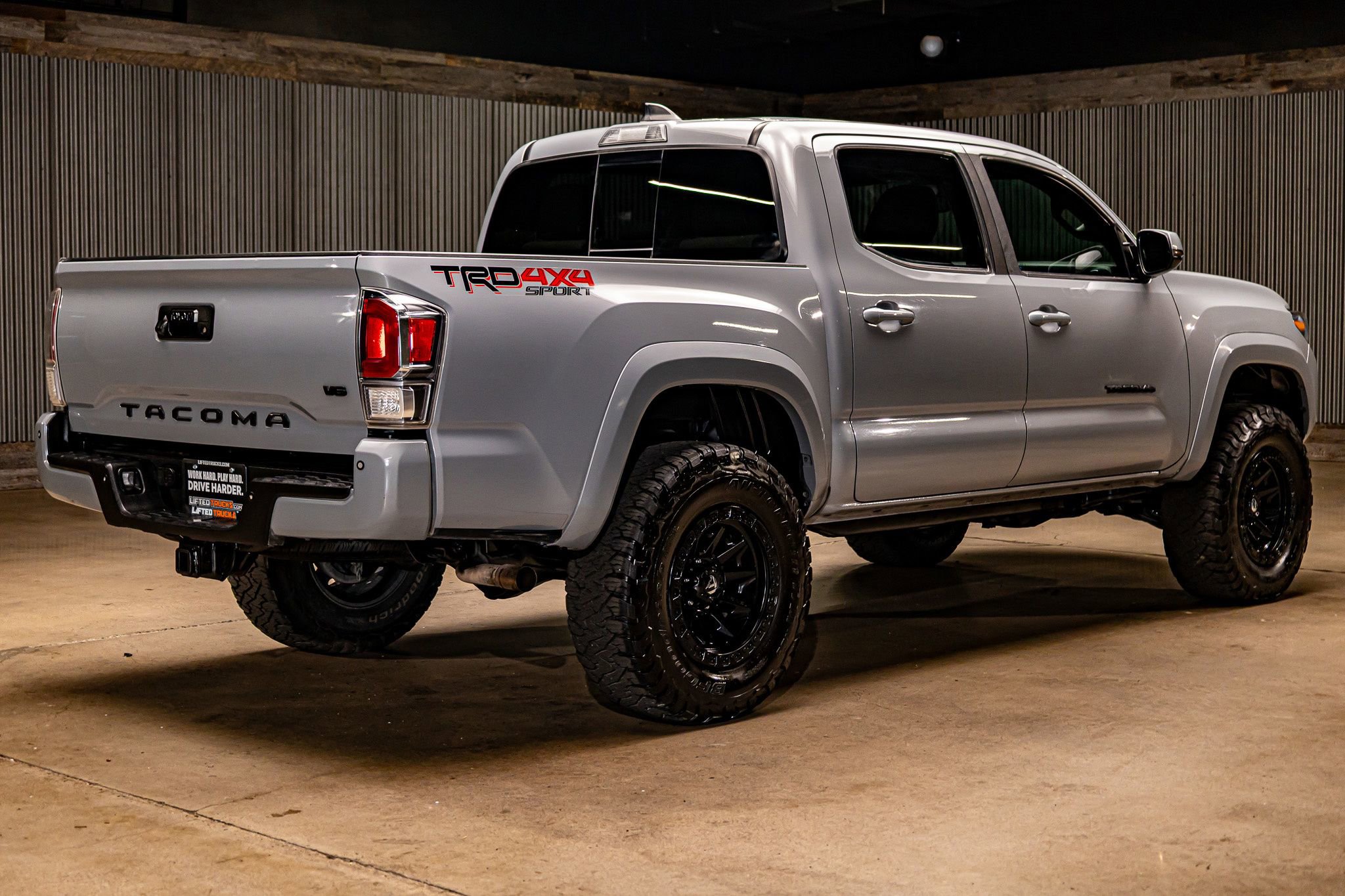 Used 2021 Toyota Tacoma TRD Sport w/ Technology Package image 9