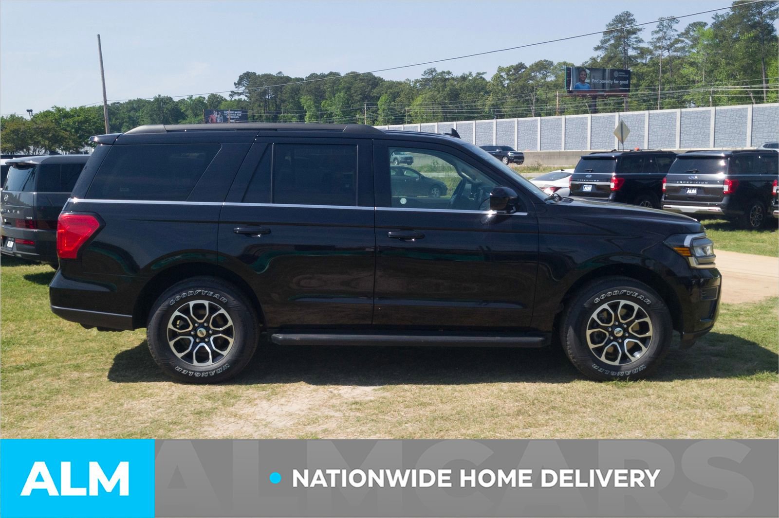 Used 2024 Ford Expedition XLT AWD/4WD image 5