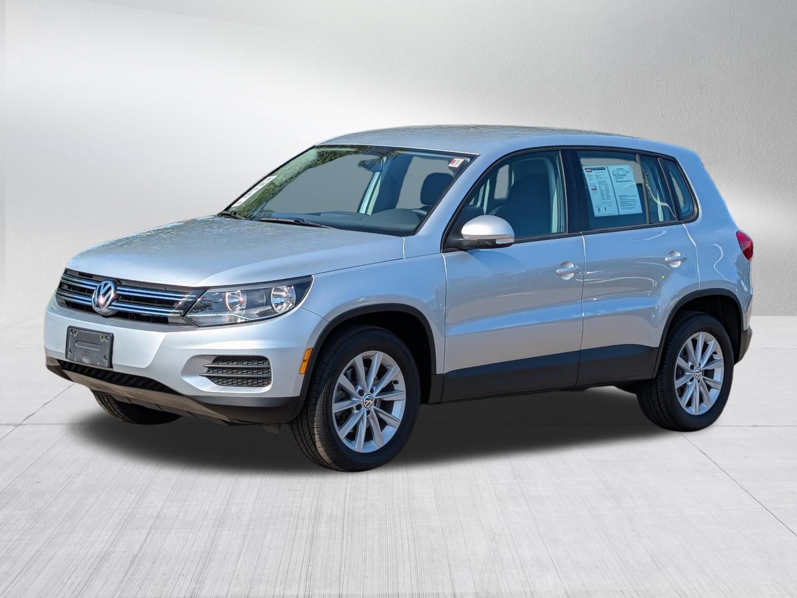 Used 2018 Volkswagen Tiguan Limited AWD/4WD image 3