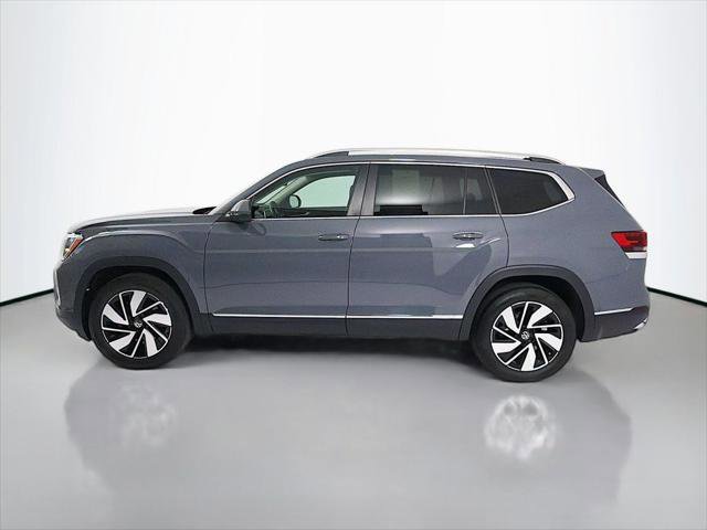 Used 2025 Volkswagen Atlas SEL AWD/4WD image 4