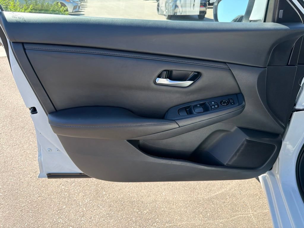 Used 2025 Nissan Sentra SV FWD image 22