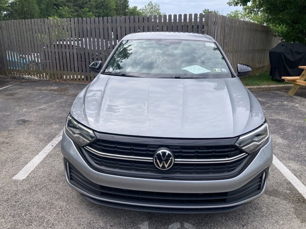 Used 2023 Volkswagen Jetta Sport FWD image 2