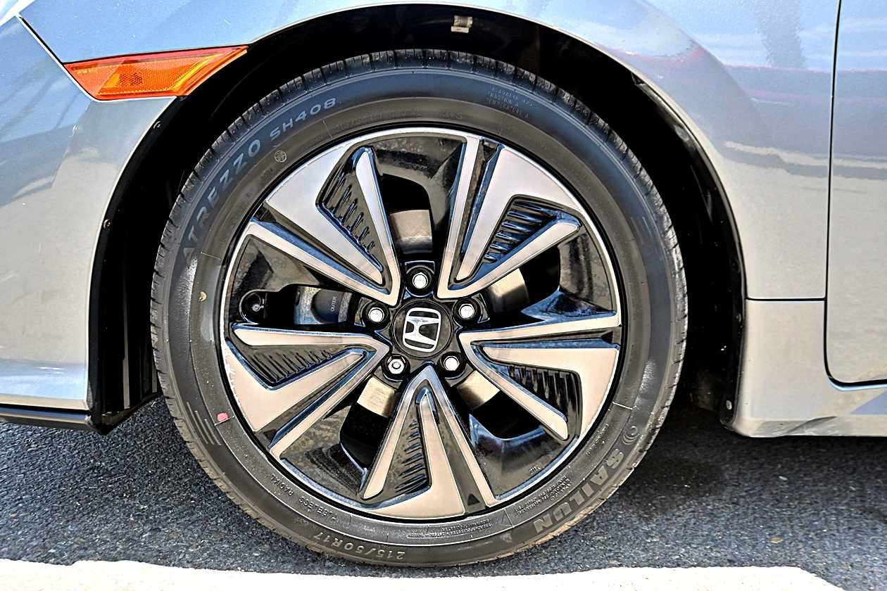 Used 2018 Honda Civic EX image 10