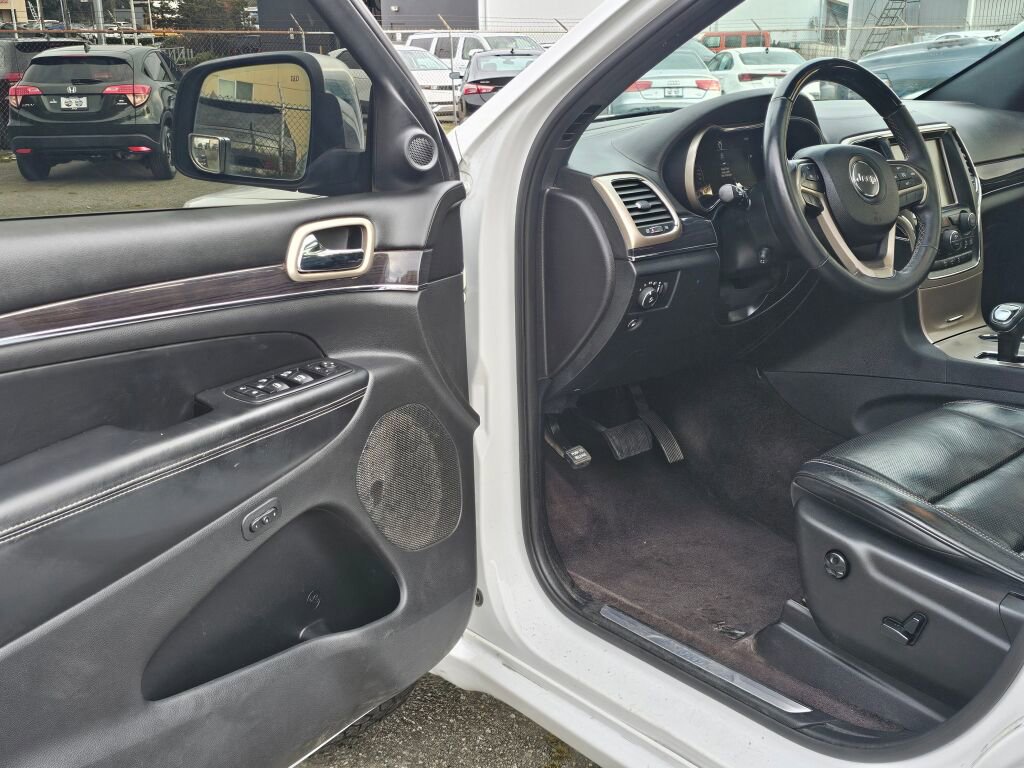 Used 2015 Jeep Grand Cherokee Overland image 18