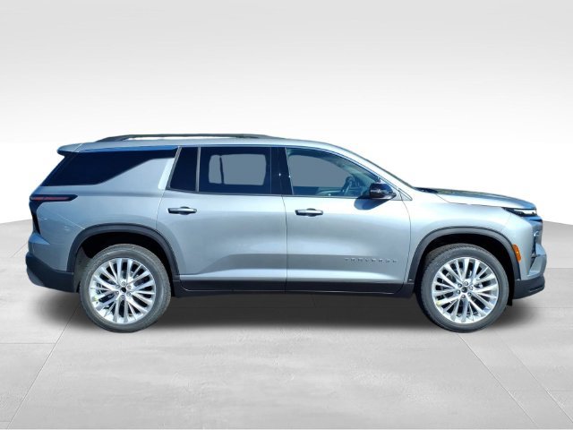 New 2027 Chevrolet Traverse LT w/ LPO, Floor Liner Package FWD image 2