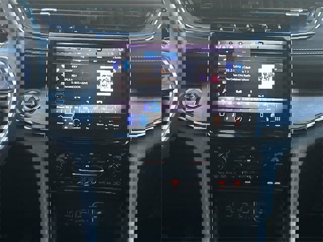 Used 2023 Jeep Grand Cherokee L Limited w/ Black Appearance Package image 17