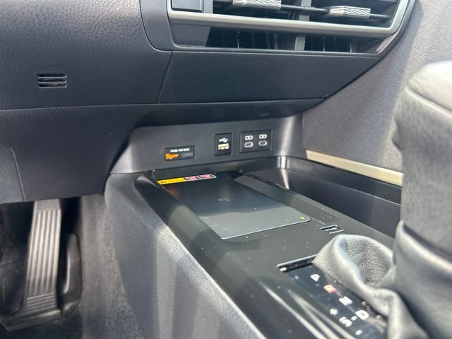 Used 2025 Toyota Camry LE FWD image 23