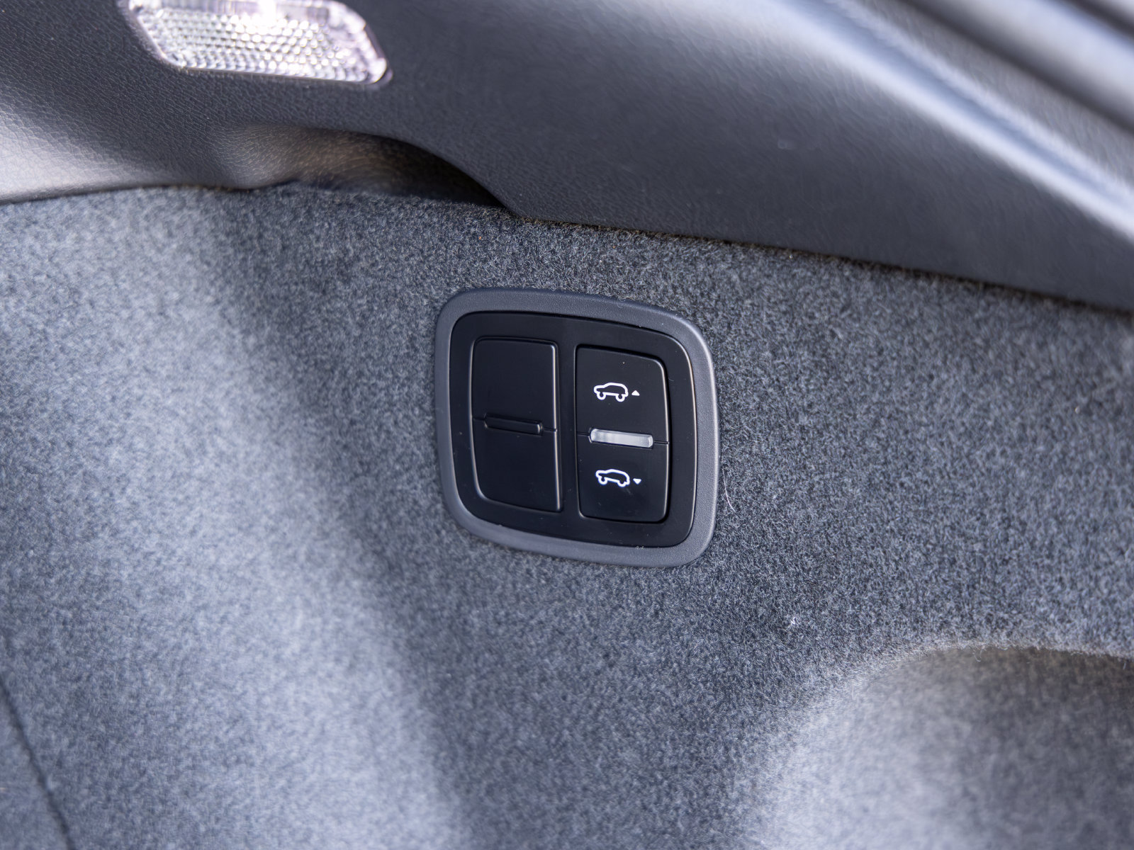 Certified 2026 Porsche Macan AWD/4WD image 50